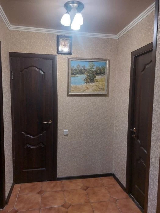 2 поверх | 3 кімнати 70 м2 | 3 окремі спальні | Ремонт | Без