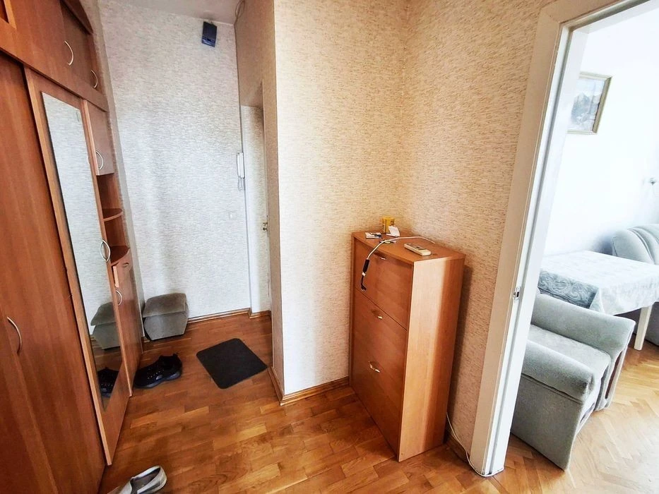 ГЕНЕРАТОР Оренда 2 кімнатної квартири з видом на Дніпро, про