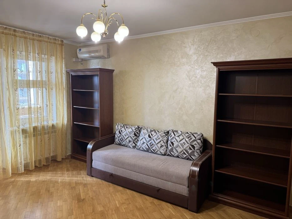 Івасюка 29, 4 кімнатна квартира від власника
