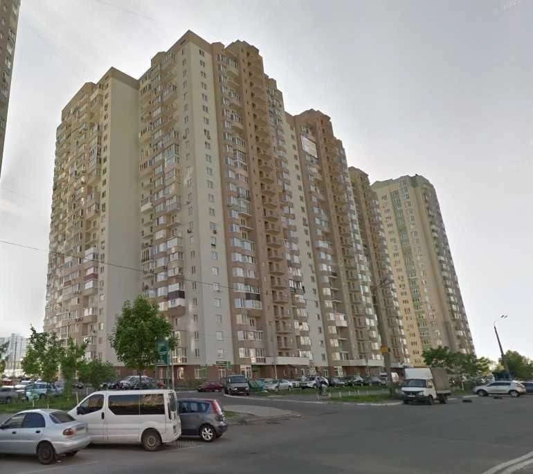 Оренда великої 1к квартири з ГЕНЕРАТОРОМ біля ТРЦ "Район" (Г