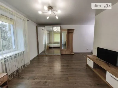 Довготривала оренда 1к квартири на вул. Тополева 3 • ID 3476