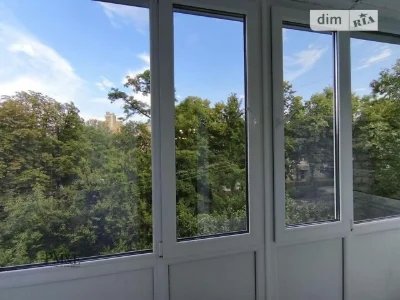Довготривала оренда 1к квартири на вул. Тополева 3 • ID 3476