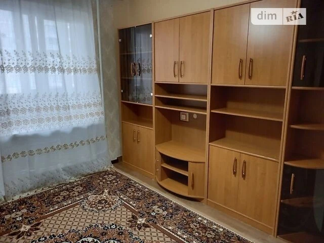 Довготривала оренда 1к квартири на вул. Миколи Ушакова 16А •