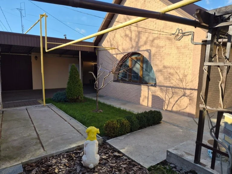 House for sale in Kosmos-center. From the owner.