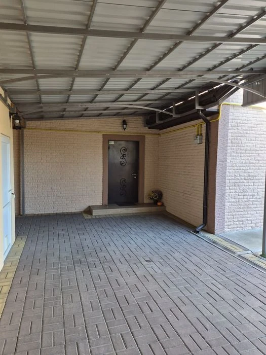 House for sale in Kosmos-center. From the owner.