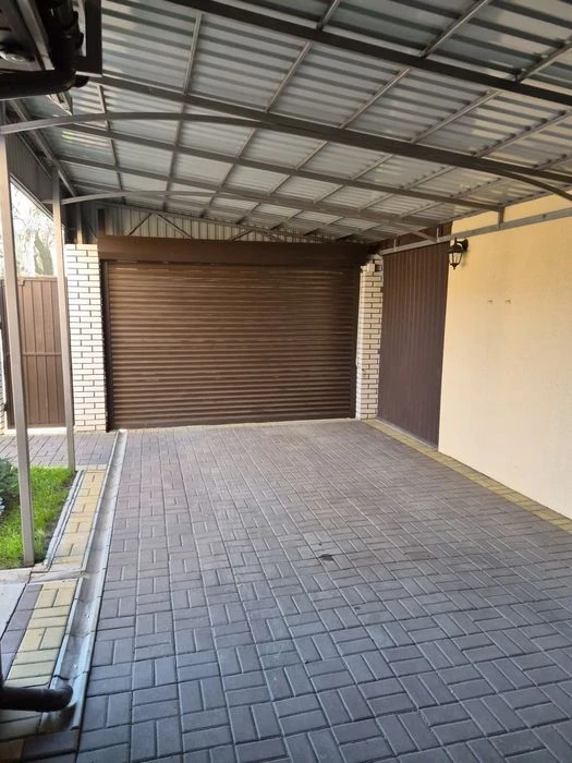 House for sale in Kosmos-center. From the owner.