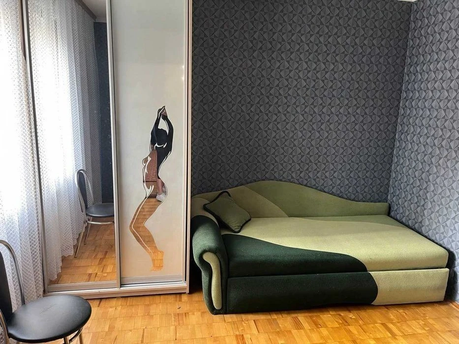 Здам 3к квартиру вул. Кошиця 9 євроремонт! ст. метро Харківс