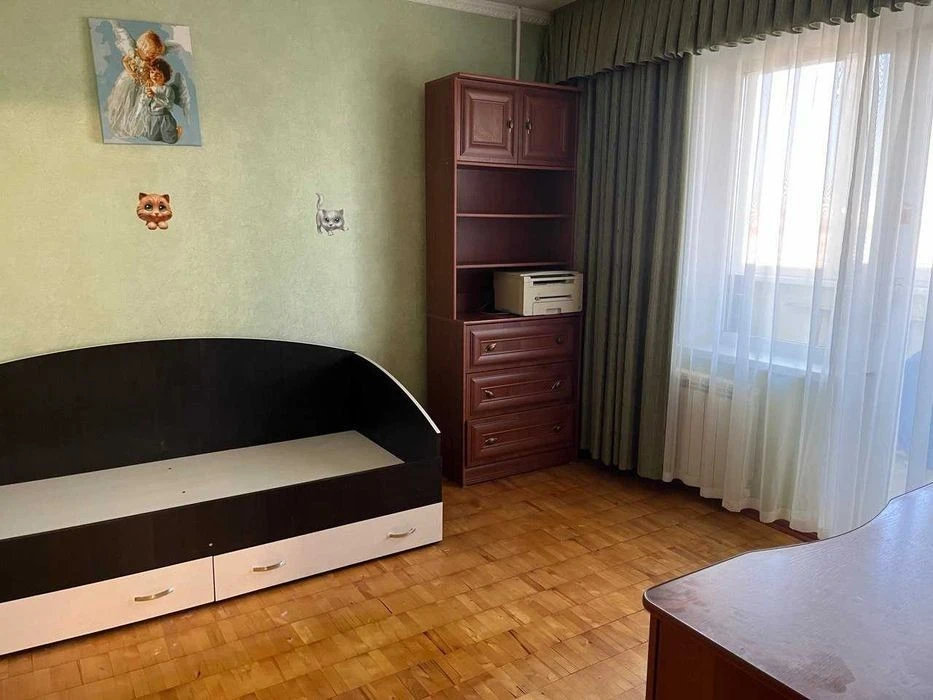 Здам 3к квартиру вул. Кошиця 9 євроремонт! ст. метро Харківс