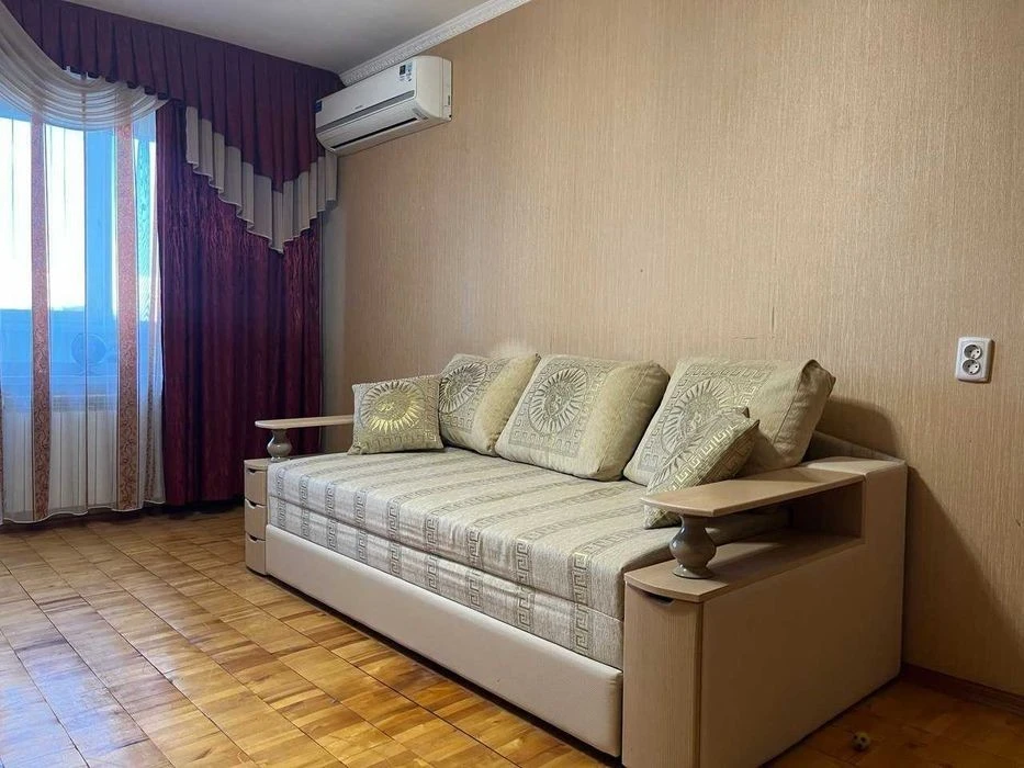 Здам 3к квартиру вул. Кошиця 9 євроремонт! ст. метро Харківс