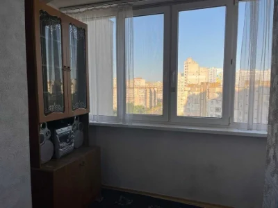 Здам 3к квартиру вул. Кошиця 9 євроремонт! ст. метро Харківс