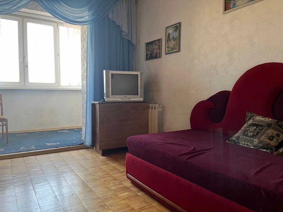 Здам 3к квартиру вул. Кошиця 9 євроремонт! ст. метро Харківс