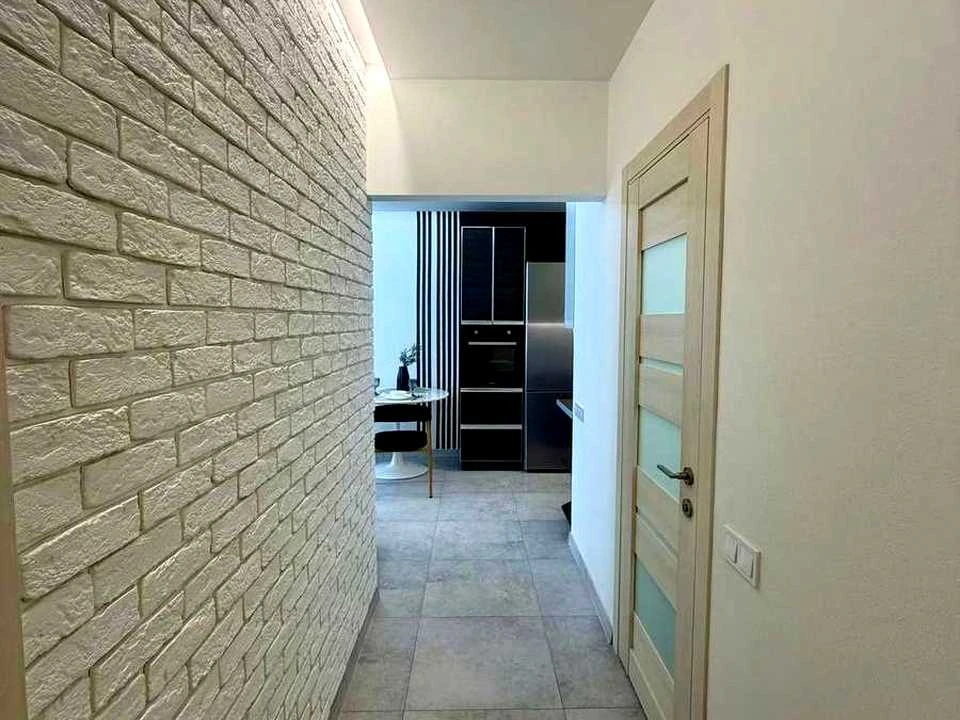 Квартира. Київ, Салютна вул., 2к