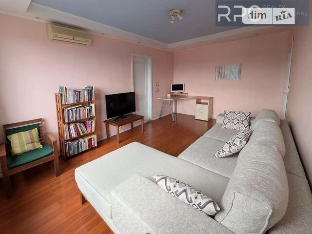 Sale of 3-room apartment 60.3 sq. m on Dniprovska embankment 5A, apt. 20