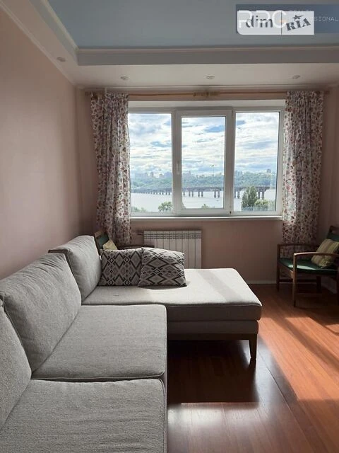 Sale of 3-room apartment 60.3 sq. m on Dniprovska embankment 5A, apt. 20