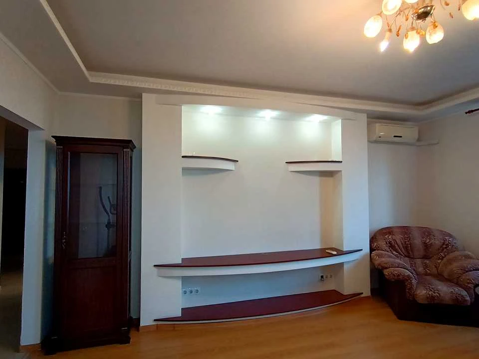 Квартира. Київ, Науки просп.