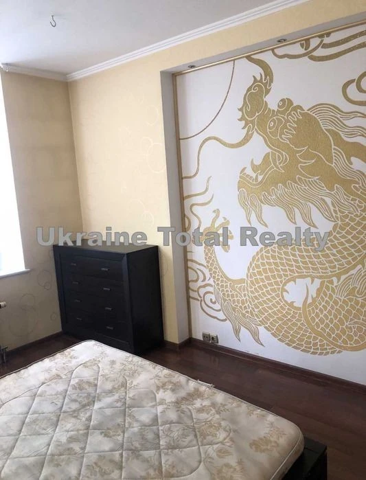 Euro-dvushka 59m2 with renovation near the Boryspilska/Vyrlytsia metro station!