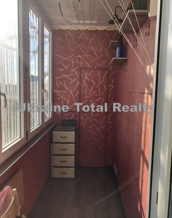 Euro-dvushka 59m2 with renovation near the Boryspilska/Vyrlytsia metro station!