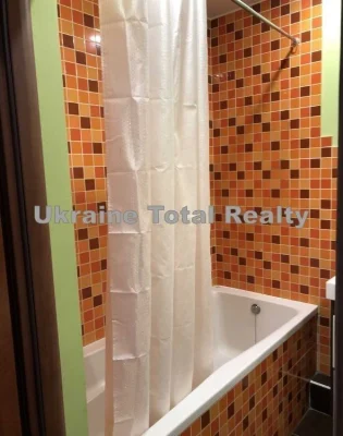 Euro-dvushka 59m2 with renovation near the Boryspilska/Vyrlytsia metro station!