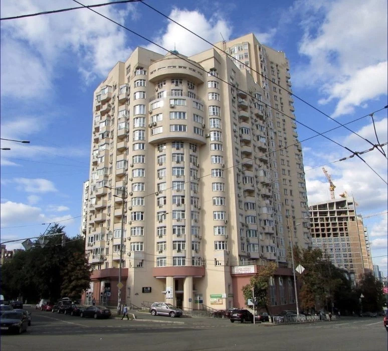 Центр Липківського 18 здам квартиру