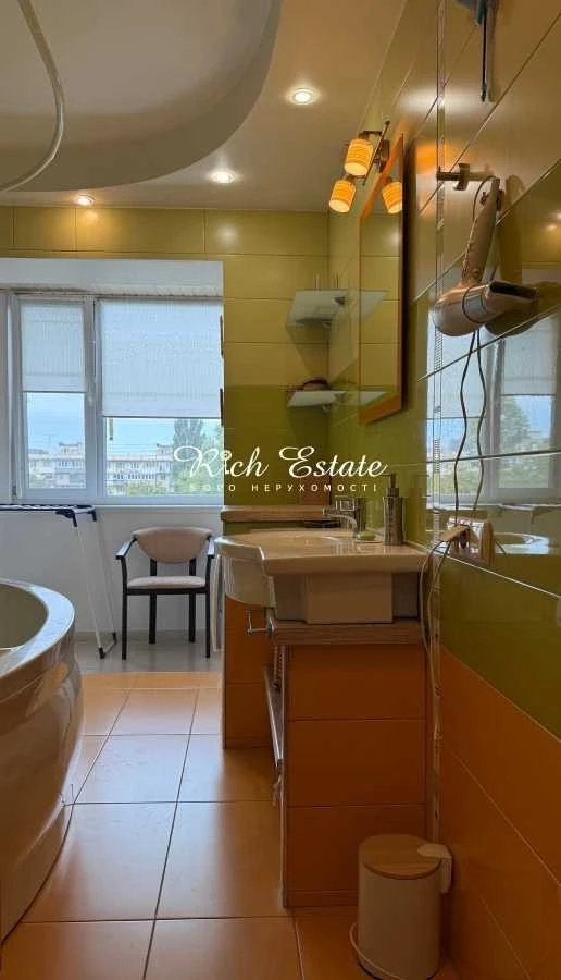 Оренда 3-кімнатної квартири 70 м², Борщагівська вул., 16