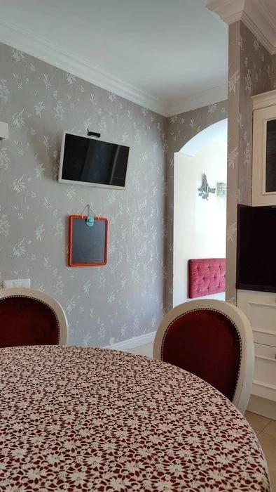 ЖК Пори року 2-кімнатна простора в сучасному будинку навпрот