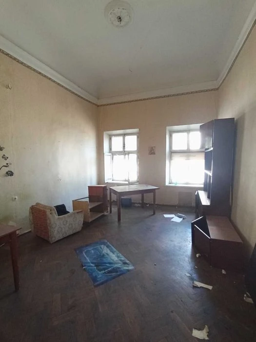 Продам 6 ком. квартиру ул. Новосельского