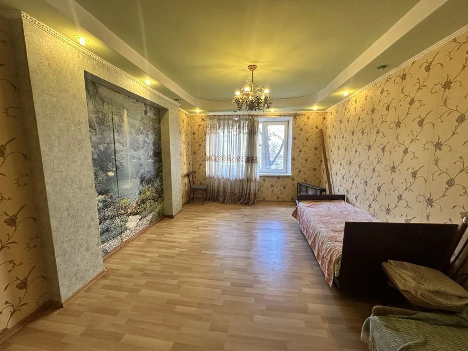 Продам 4х.комнатную квартиру на Тополе-3
