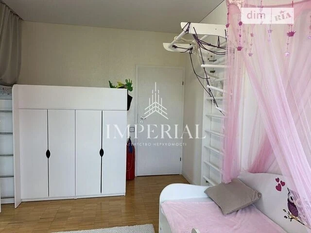 Довготривала оренда 3к квартири на вул. Регенераторна 4 • ID