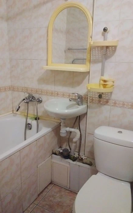 Продам 2х комнатную в центре 2/5