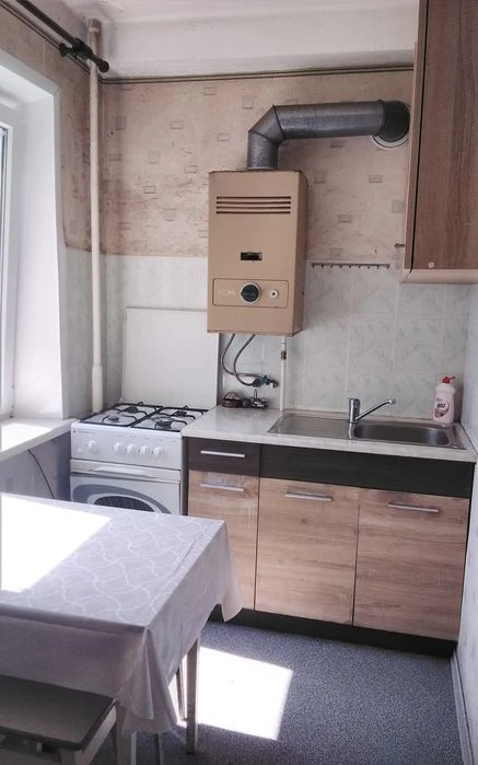 Продам 2х комнатную в центре 2/5