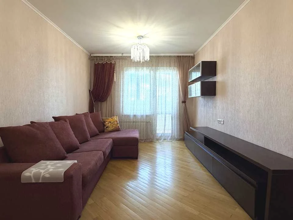 Квартира. Київ, Оболонський просп.
