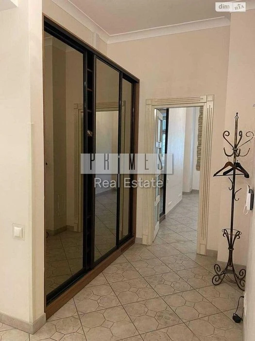 Sale of 5k apartments, Tsarskyi Dom, Krutyi Spusk St., 5,