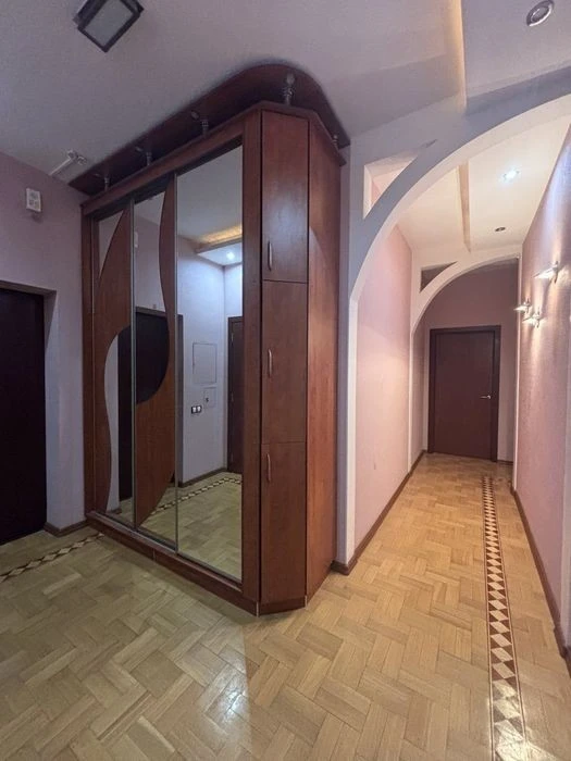 Оренда, 3-кімнатна каартира Оболонь вул. ЙОРДАНСЬКА 9К