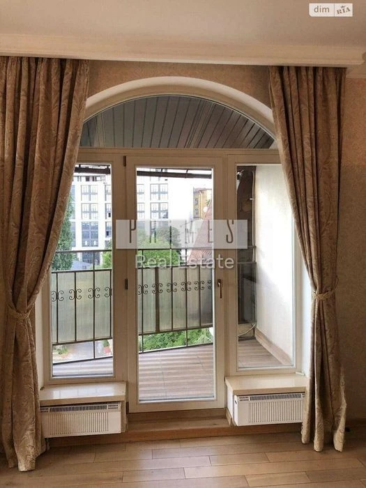 Sale of 5k apartments, Tsarskyi Dom, Krutyi Spusk St., 5,