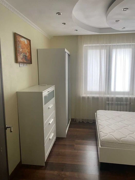Генератор! Лаврухіна, 8, новобудова 2008 року, 72 м. кв. Тро