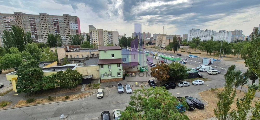 Довгострокова оренда 2к квартири вул. Рональда Рейгана, 28 Т