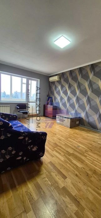 Довгострокова оренда 2к квартири вул. Рональда Рейгана, 28 Т