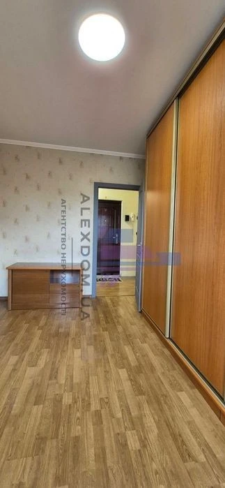 Довгострокова оренда 2к квартири вул. Рональда Рейгана, 28 Т