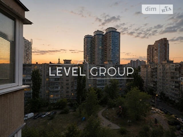 Sale of 2-room apartment 52.5 sq. m. on Yuriy Shumskoho St. 8A, apt.