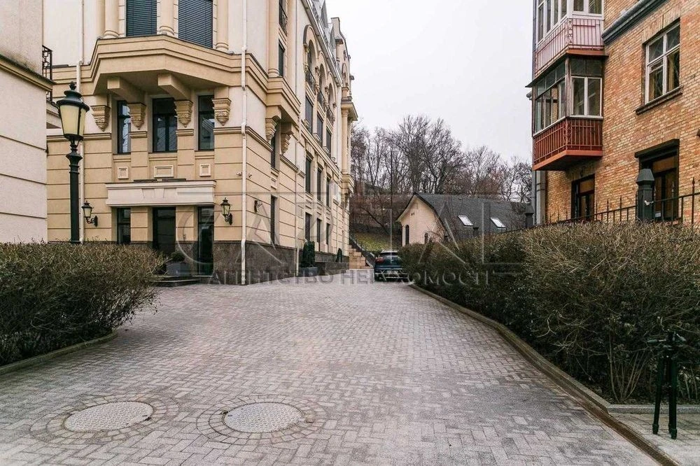 Apartment for sale, Andriyivskyi Uzviz St., Center