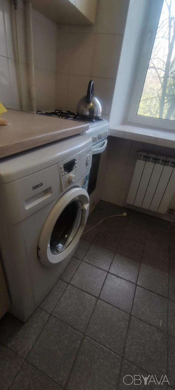 Академмістечко ( метро Академмістечко-Житомирська- 700 м.) Д
