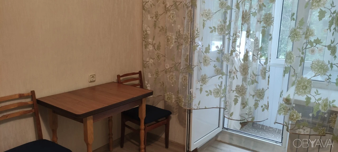 Академмістечко ( метро Академмістечко-Житомирська- 700 м.) Д