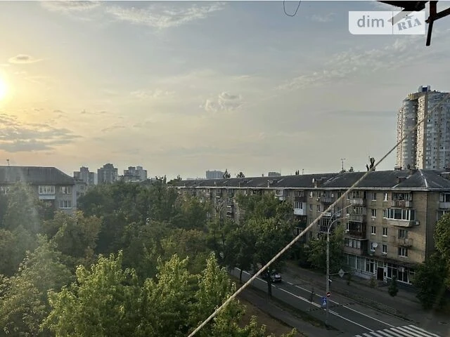 Довготривала оренда 2к квартири на вул. Григорія Чупринки 8