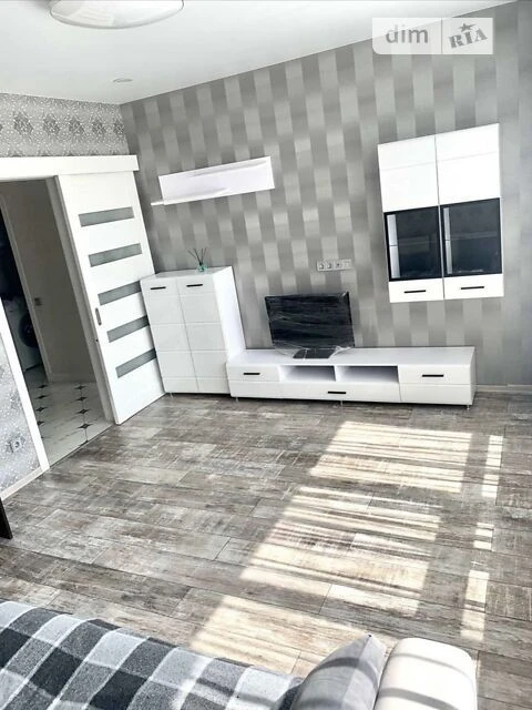 Довготривала оренда 2к квартири на просп. Миколи Бажана 1А •