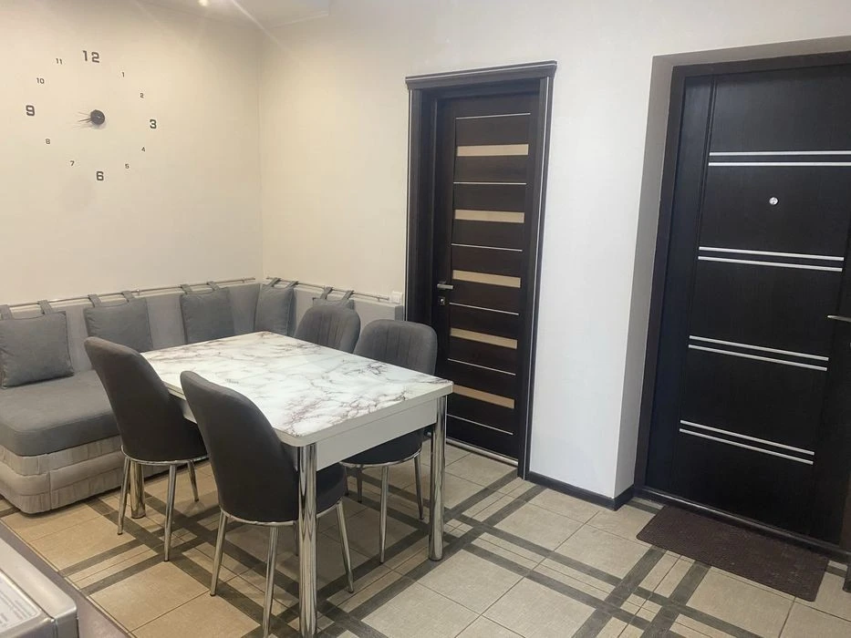 Здається БЕЗ КОМІСІІ, 2 кімн. кв. біля м. Політех