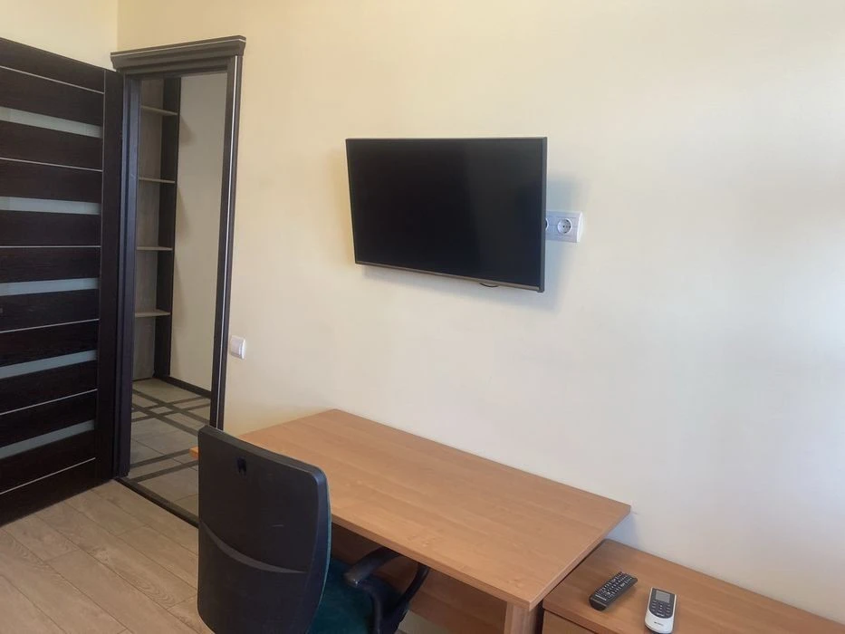 Здається БЕЗ КОМІСІІ, 2 кімн. кв. біля м. Політех