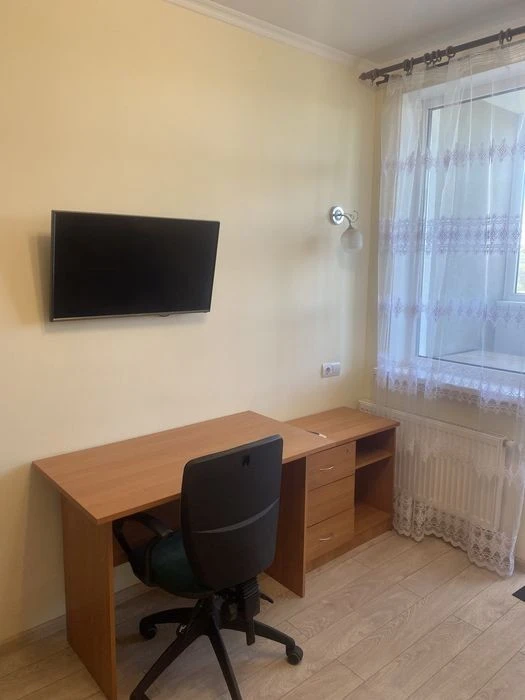 Здається БЕЗ КОМІСІІ, 2 кімн. кв. біля м. Політех