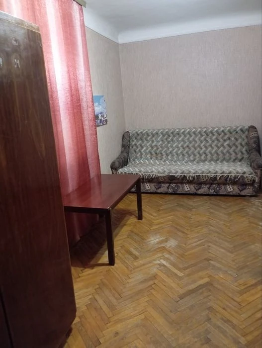 Здається з 26.08-1но к. кв Кирилівська Куренівка Куренівский