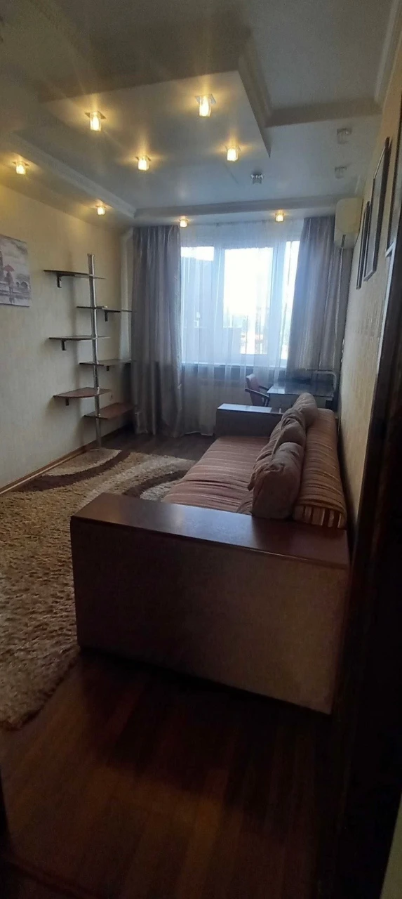 Оренда 3-кімнатної квартири 77 м², Харківське шосе