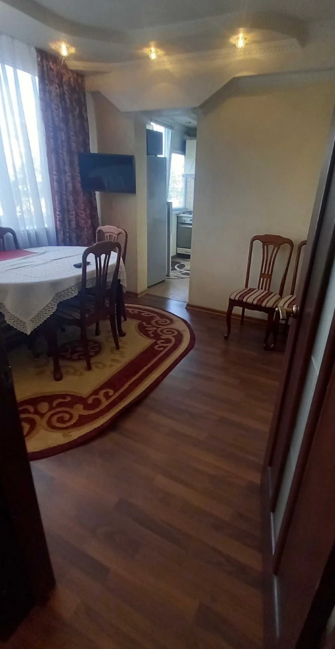 Оренда 3-кімнатної квартири 77 м², Харківське шосе